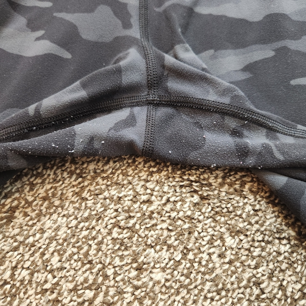 Athleta Salutation Camo Jogger Size Medium - Picture 8 of 9